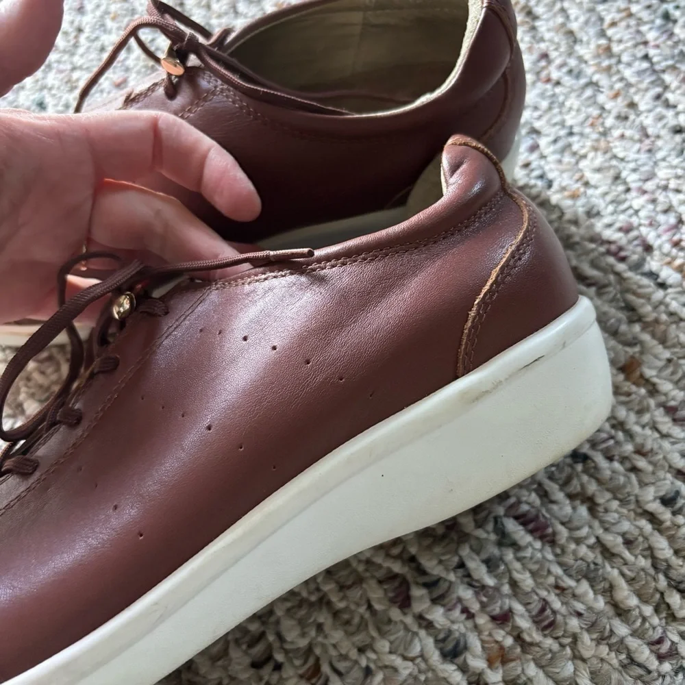 TRAQ by Alegria Shoes Men's Size 40 Low Top Sneakers Brown Cognac Leather Luxury